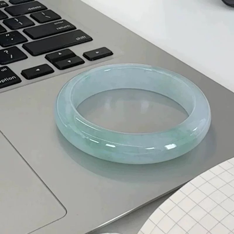 Bracelets - Eiswachsartiges Ölgrün mit Blumenmustern, edles Jadeit-farbenes