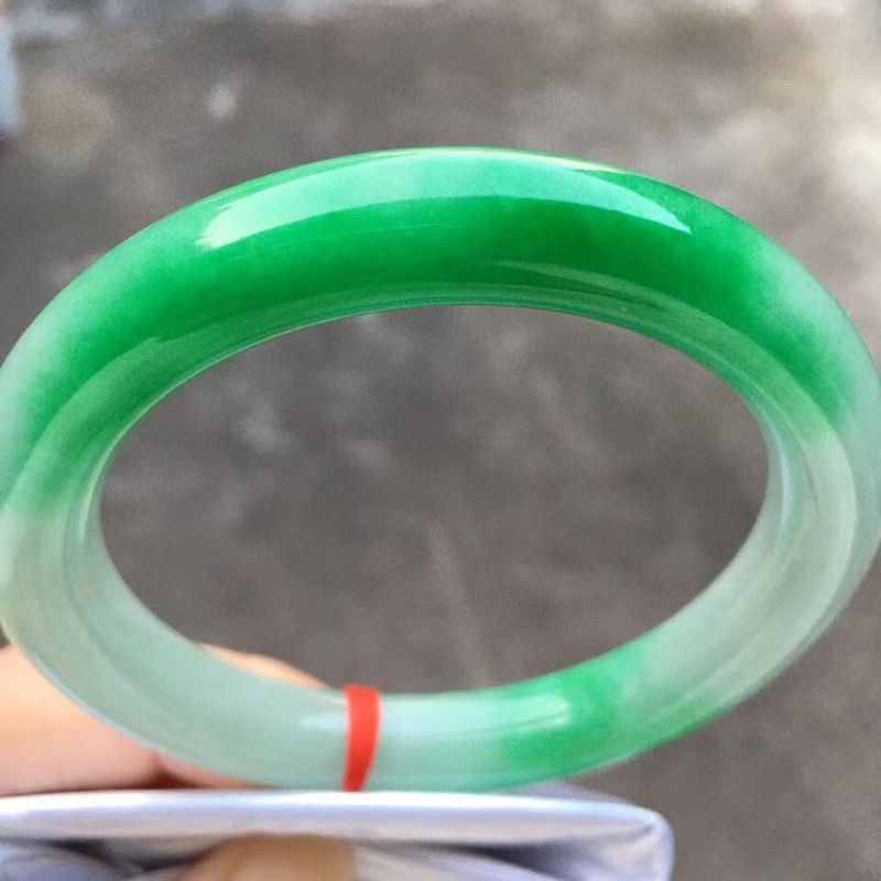 Natürliches Myanmar-Jade-Armba – Bracelets Bewertung und Preis